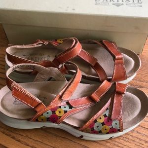 Spring step sandals in like new condition size 39
